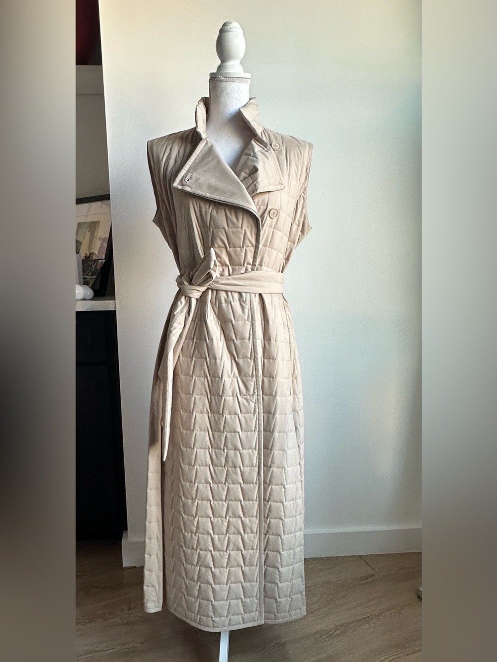 Akris Quilted Sleeveless Trench Vest in Beige